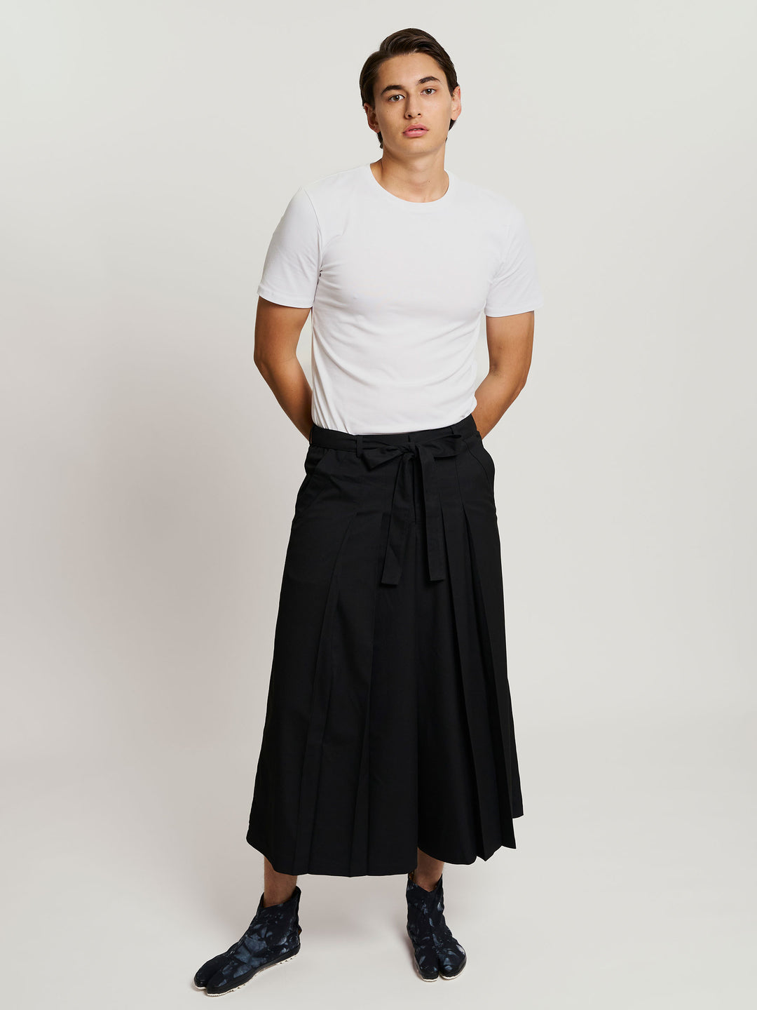 Men's Hakama Pants in Black | Japan Objects Store
