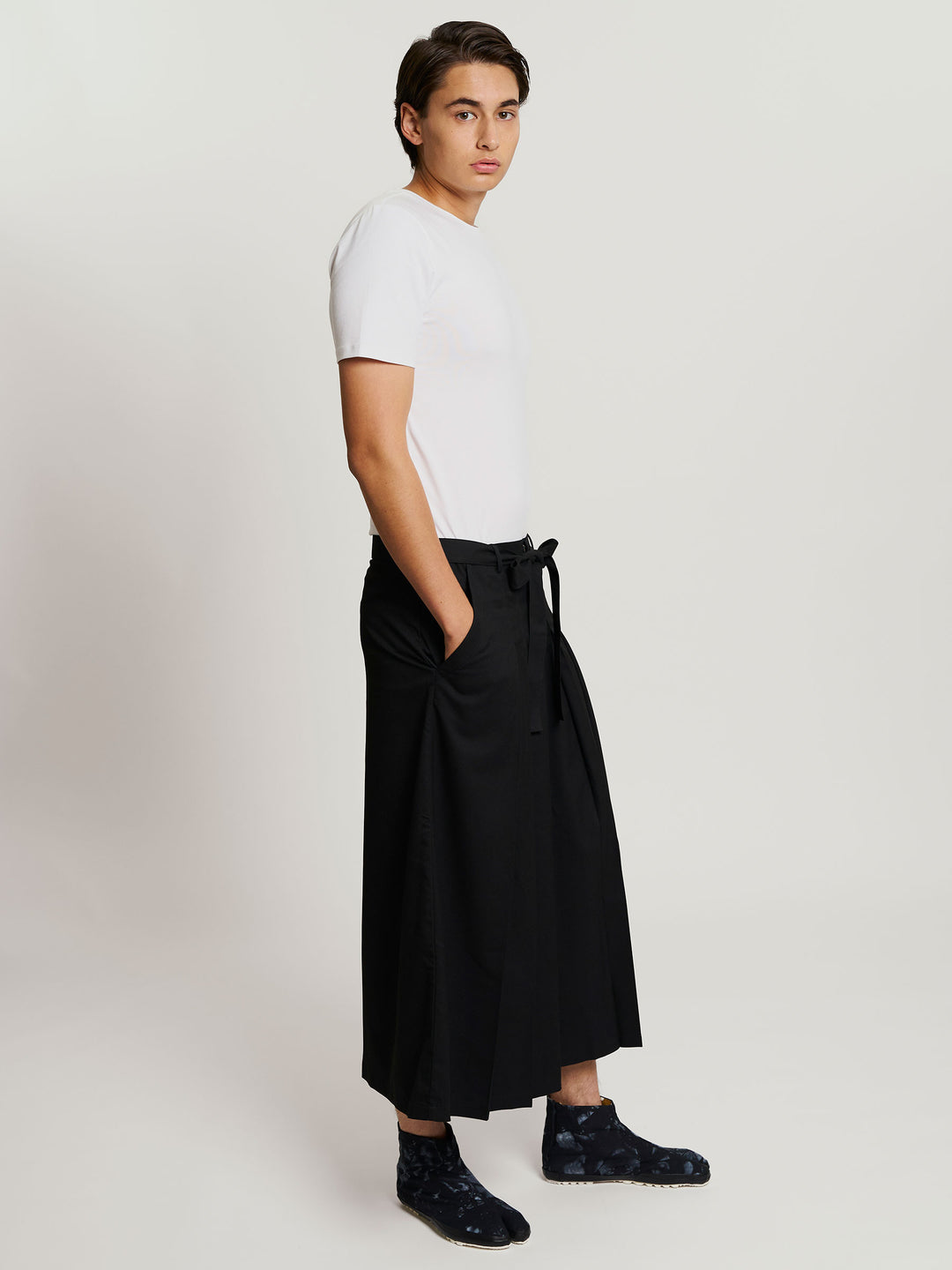 0658 Side snap HAKAMA pants / 袴パンツ Men's Hakama Pants in Black | Japan Objects Store