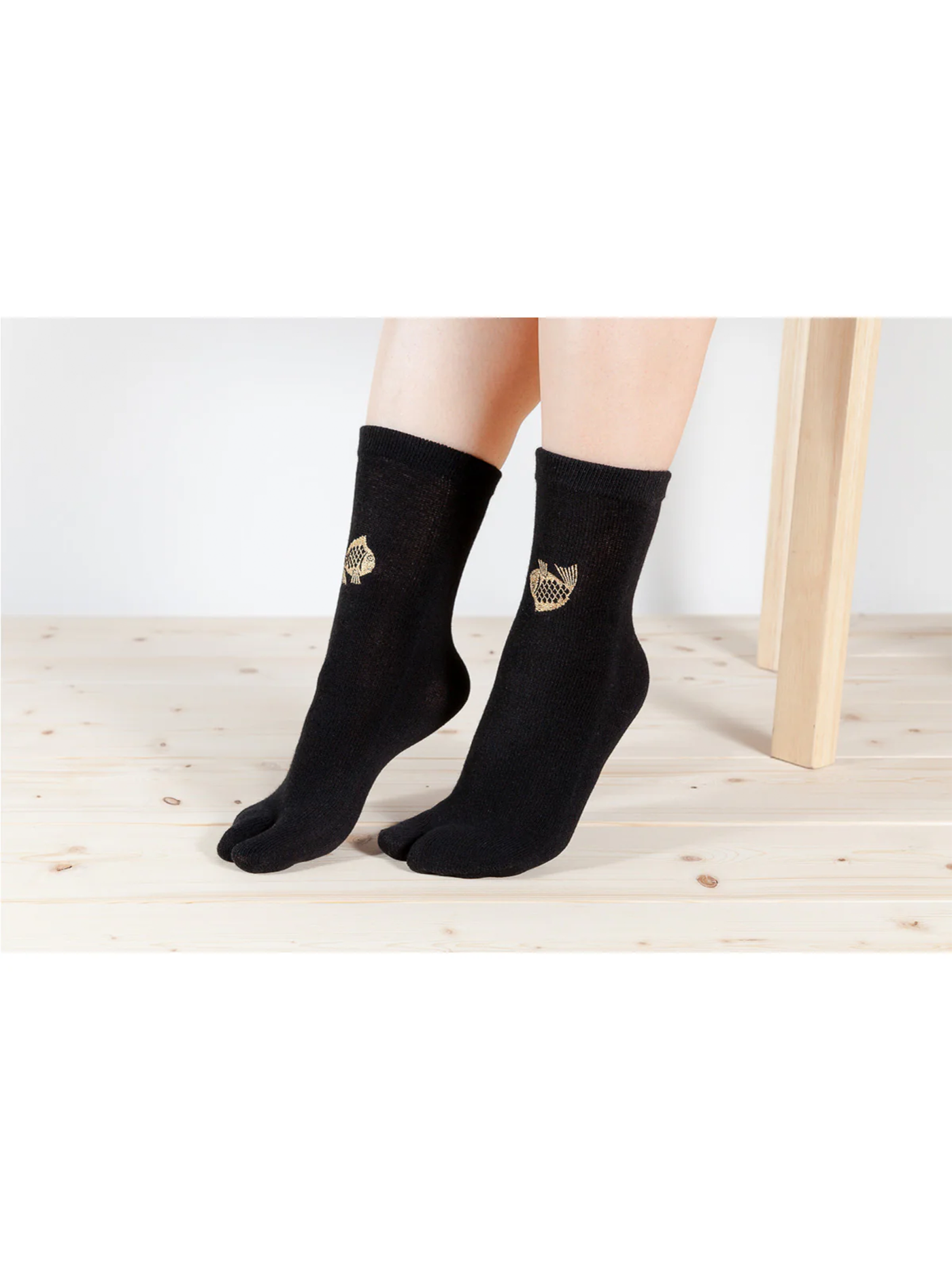 Happy Seabream Tabi Socks in Black