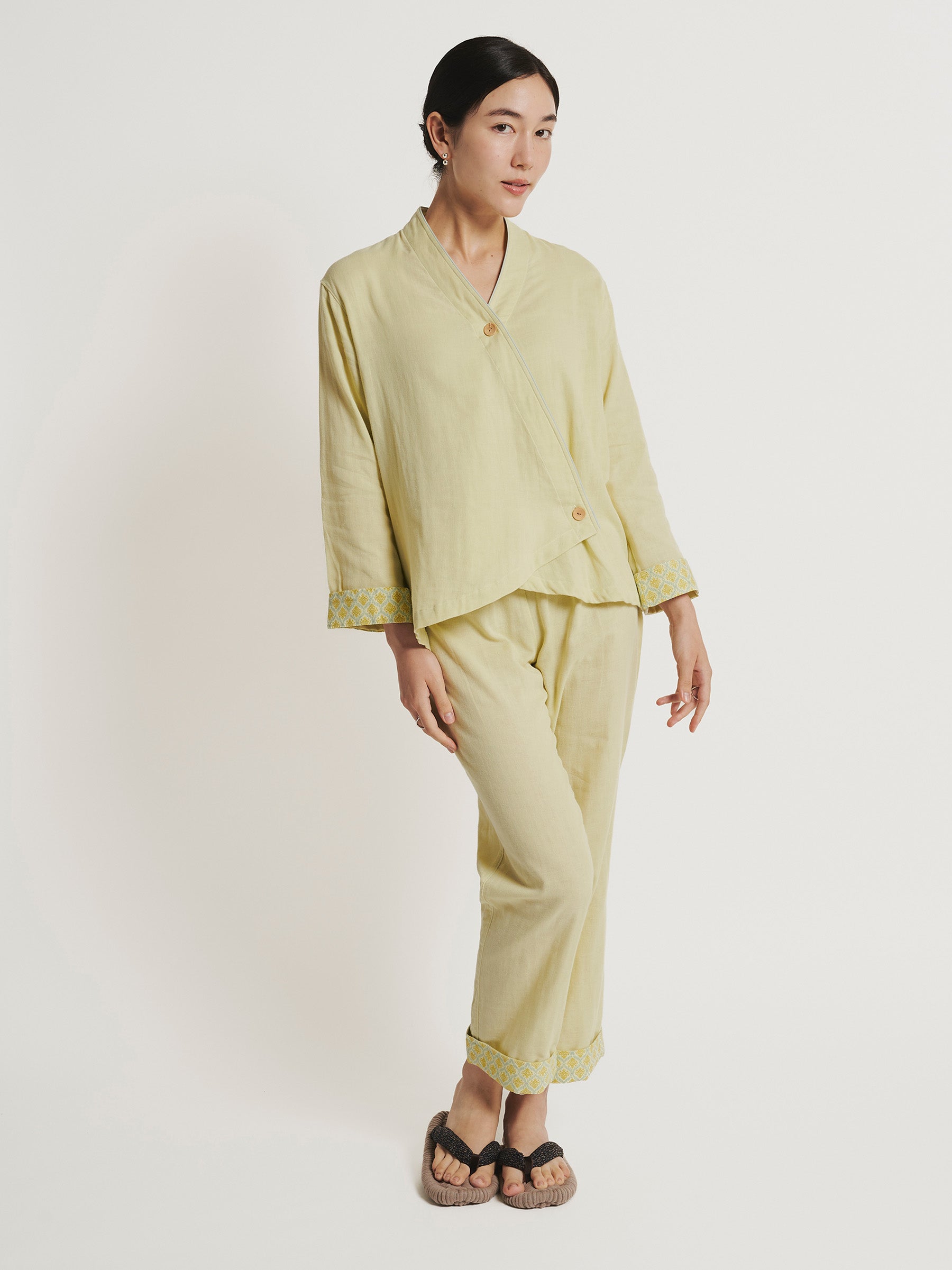 Samue Modern-Cut Pajama Set in Honeydew | Japan Objects Store