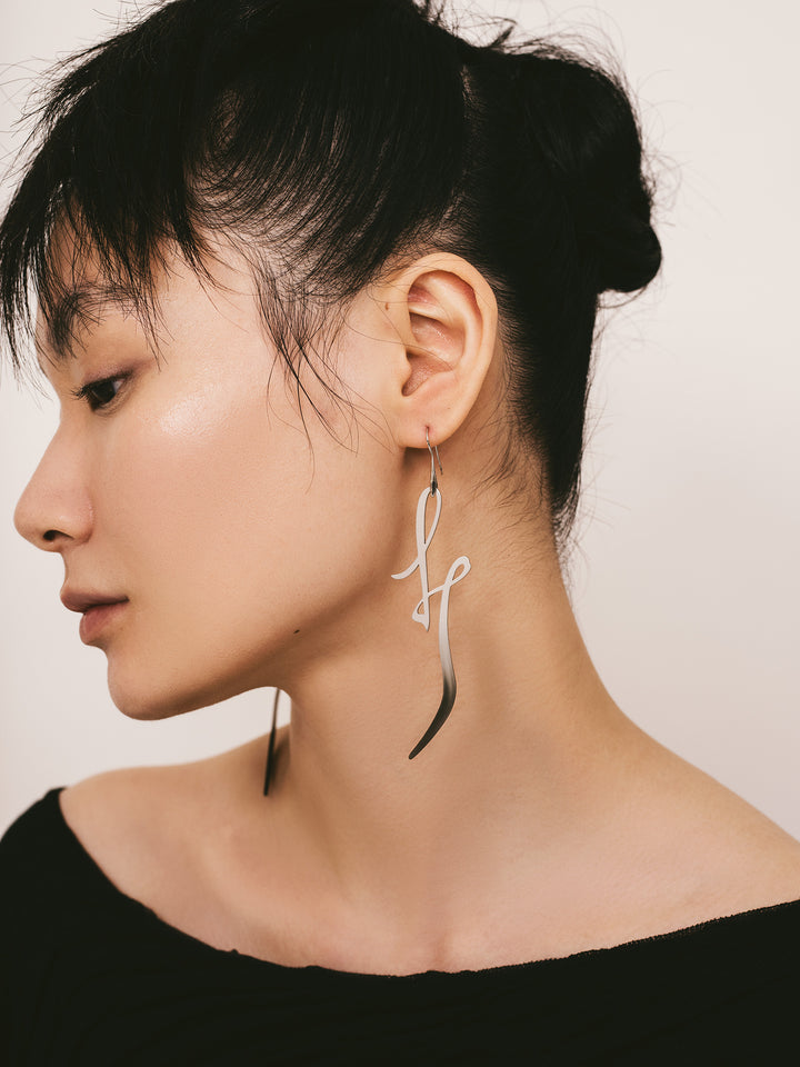 激安先着 Mimi Hook Earrings in Silver/Black – Japan Objects アクセサリー