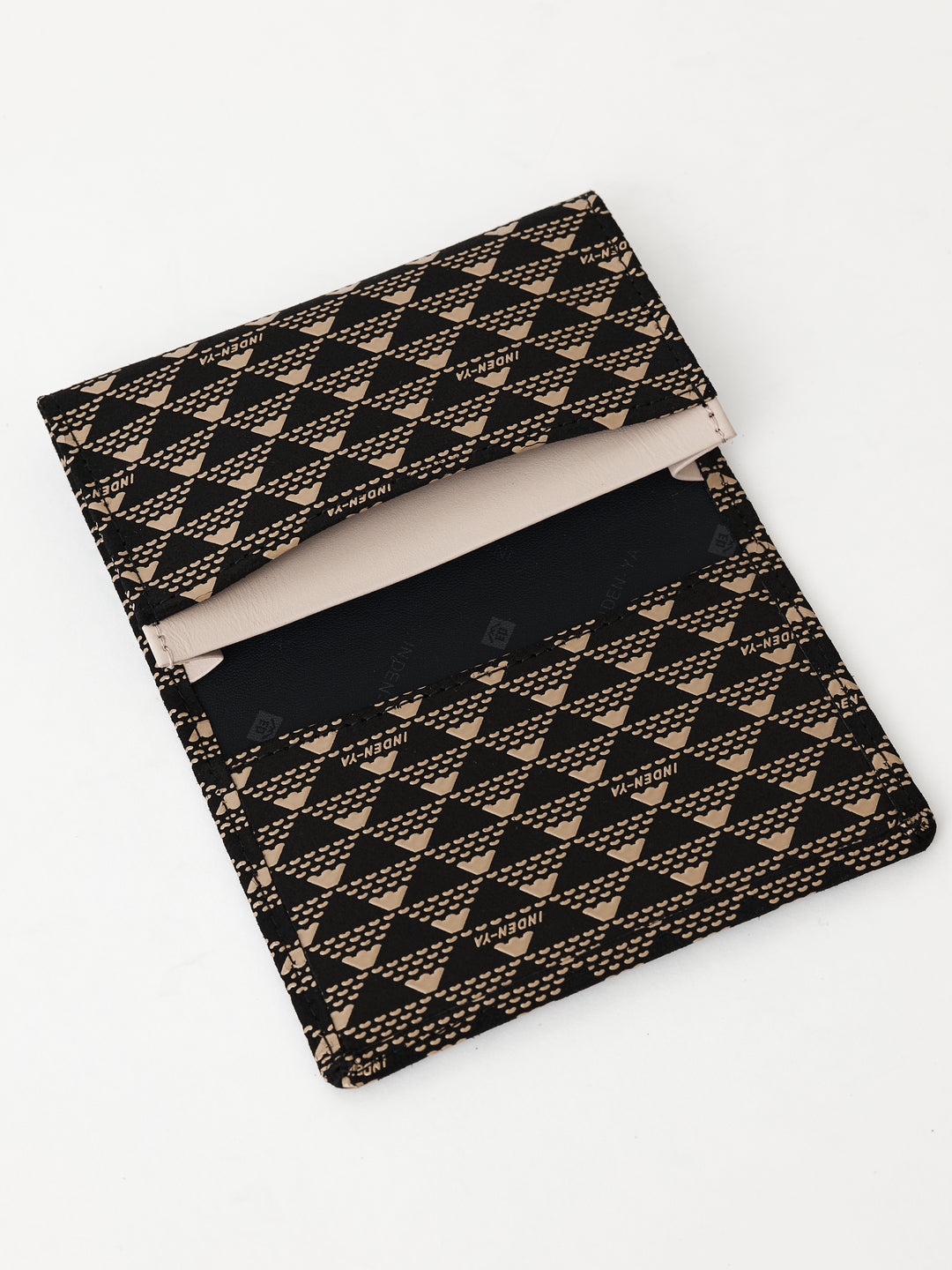 White Fuji Lacquered Leather Card Holder | Japan Objects Store