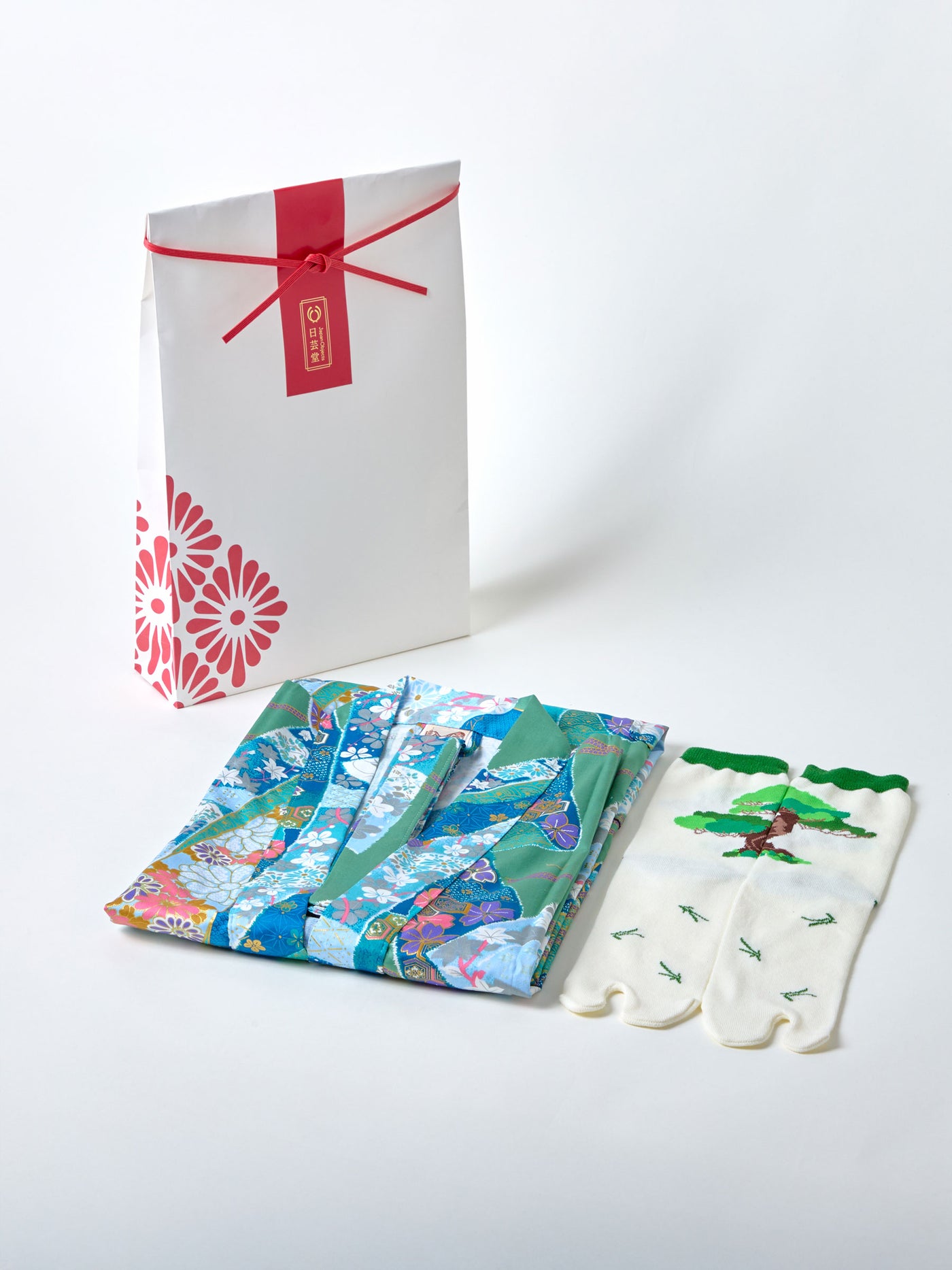 Kyoto Kimono Robe & Tabi Socks Gift Set | Japan Objects Store