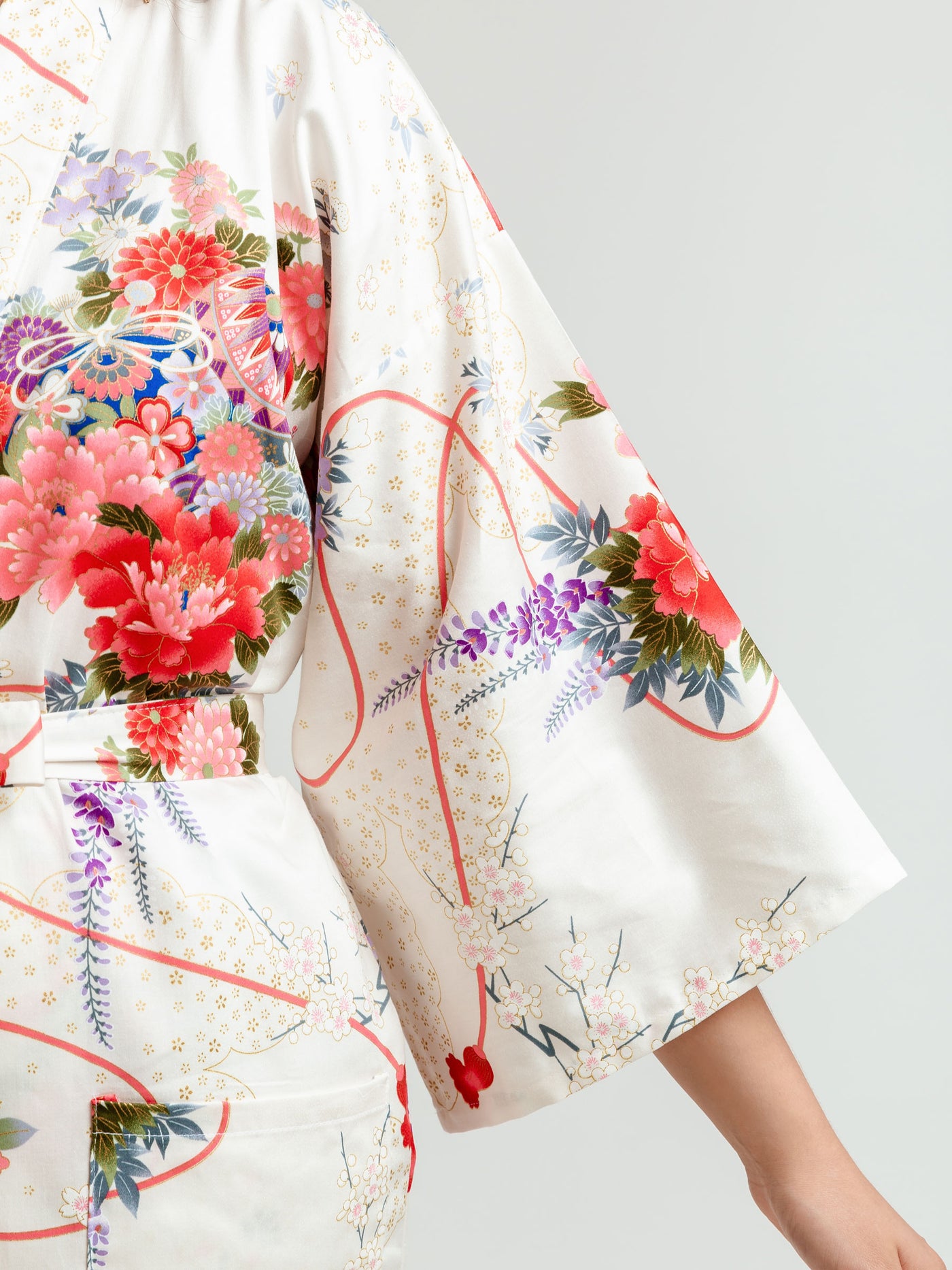 White Temari Floral Kimono Robe Sleeve